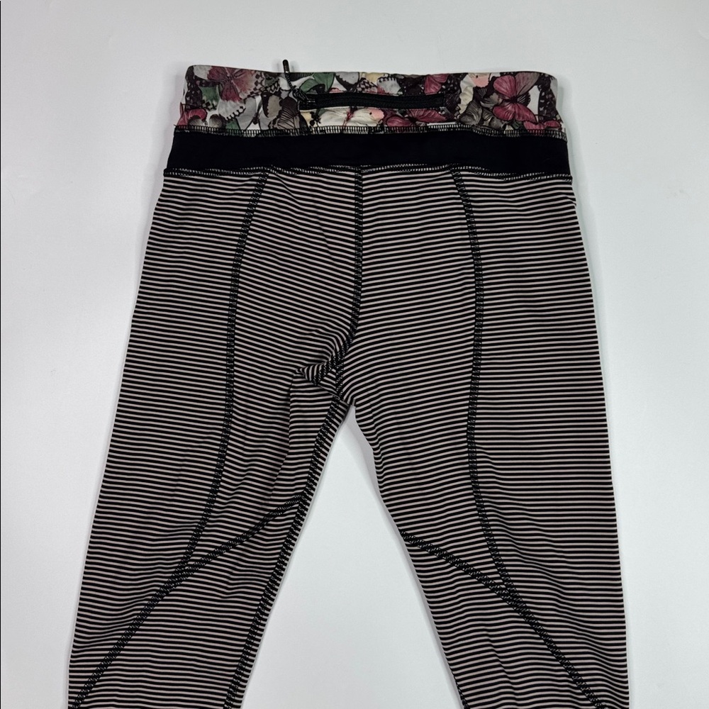 Lululemon Run: Inspire Crop II Leggings Butterfly Striped Print Size 4 - Picture 4 of 9